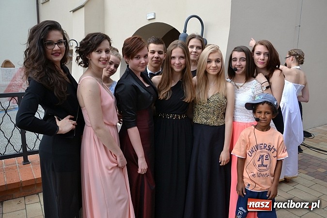 Zdjęcie w galerii na portalu naszraciborz.pl: Koncert jubileuszowy z okazji 30-lecia raciborskiego Młodzieżowego Domu Kultury w Raciborzu na zamku za nami  wiadomości z regionu