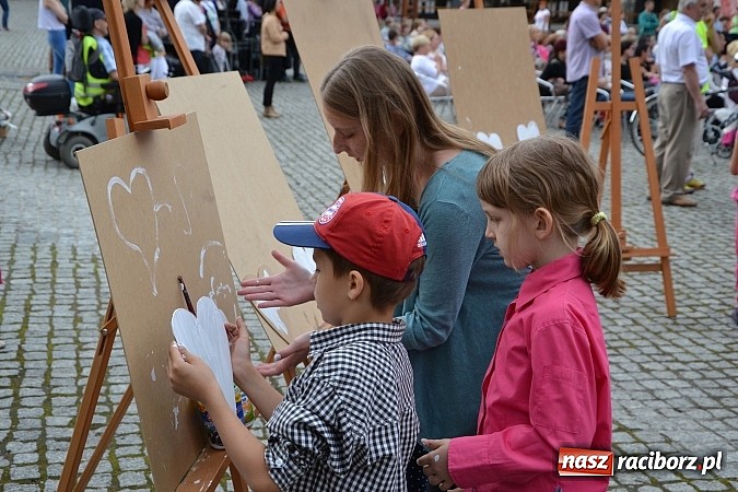 Zdjęcie w galerii na portalu naszraciborz.pl: Koncert jubileuszowy z okazji 30-lecia raciborskiego Młodzieżowego Domu Kultury w Raciborzu na zamku za nami  wiadomości z regionu