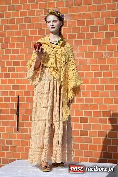 Zdjęcie w galerii na portalu naszraciborz.pl: Koncert jubileuszowy z okazji 30-lecia raciborskiego Młodzieżowego Domu Kultury w Raciborzu na zamku za nami  wiadomości z regionu