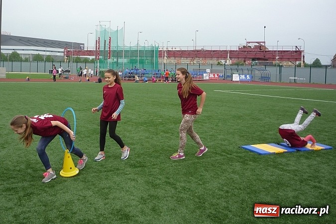 Zdjęcie w galerii na portalu naszraciborz.pl: Uczniowie z Tworkowa na mityngu w Ostrawie wiadomości z regionu