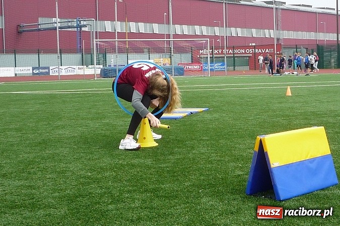 Zdjęcie w galerii na portalu naszraciborz.pl: Uczniowie z Tworkowa na mityngu w Ostrawie wiadomości z regionu