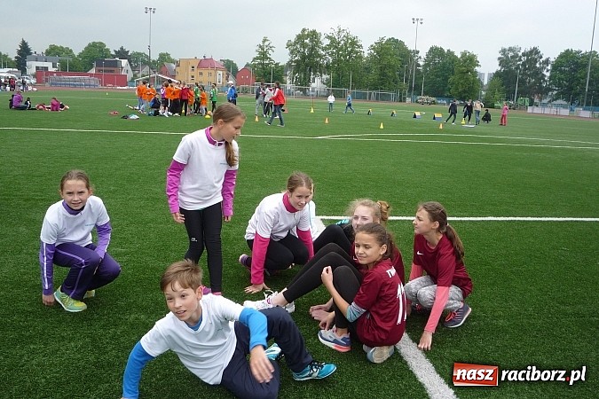 Zdjęcie w galerii na portalu naszraciborz.pl: Uczniowie z Tworkowa na mityngu w Ostrawie wiadomości z regionu