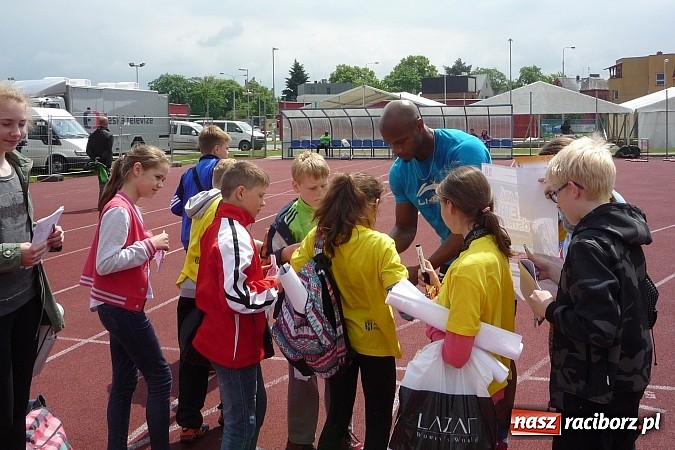Zdjęcie w galerii na portalu naszraciborz.pl: Uczniowie z Tworkowa na mityngu w Ostrawie wiadomości z regionu