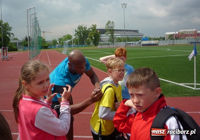 Zdjęcie w galerii na portalu naszraciborz.pl: Uczniowie z Tworkowa na mityngu w Ostrawie wiadomości z regionu