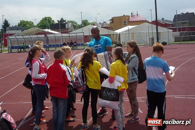 Zdjęcie w galerii na portalu naszraciborz.pl: Uczniowie z Tworkowa na mityngu w Ostrawie wiadomości z regionu