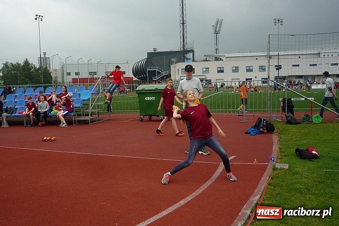 Zdjęcie w galerii na portalu naszraciborz.pl: Uczniowie z Tworkowa na mityngu w Ostrawie wiadomości z regionu