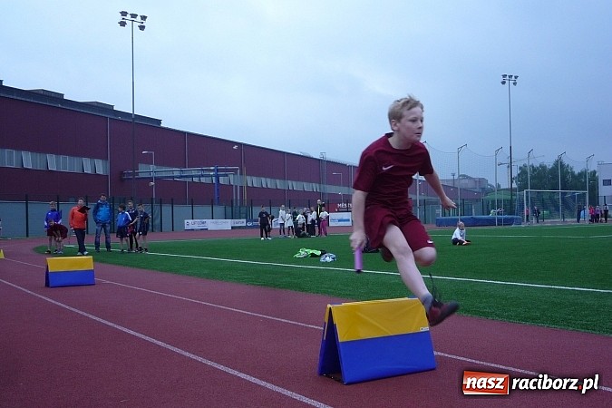 Zdjęcie w galerii na portalu naszraciborz.pl: Uczniowie z Tworkowa na mityngu w Ostrawie wiadomości z regionu