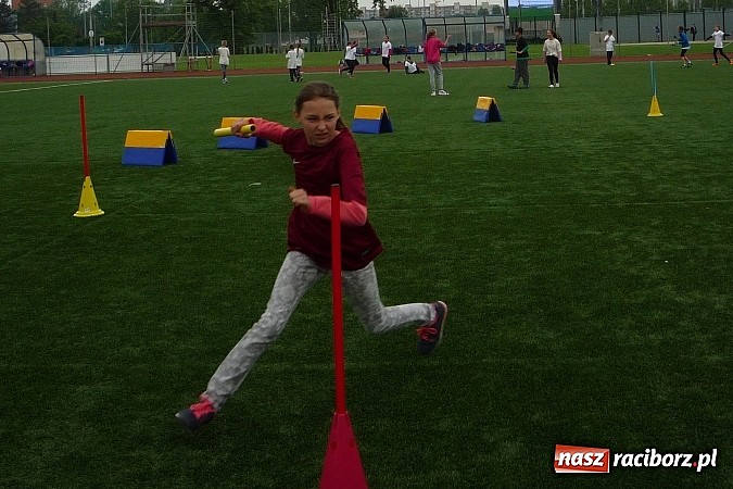 Zdjęcie w galerii na portalu naszraciborz.pl: Uczniowie z Tworkowa na mityngu w Ostrawie wiadomości z regionu