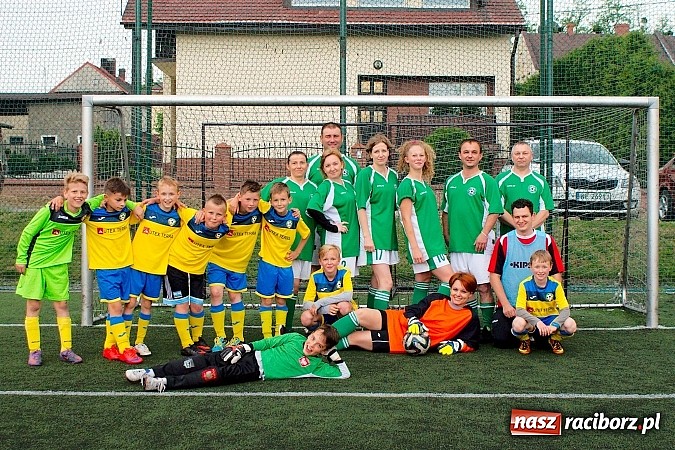 Zdjęcie w galerii na portalu naszraciborz.pl: Podsumowanie sezonu w Tworkowie. Orliki i trampkarze lepsi od rodziców wiadomości z regionu