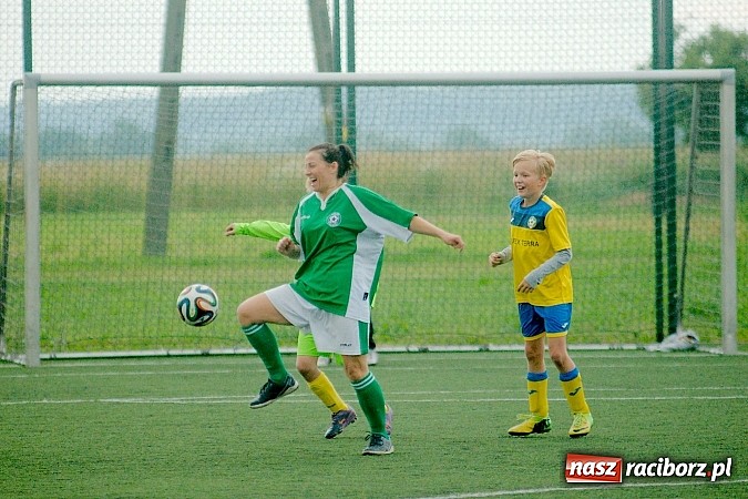 Zdjęcie w galerii na portalu naszraciborz.pl: Podsumowanie sezonu w Tworkowie. Orliki i trampkarze lepsi od rodziców wiadomości z regionu