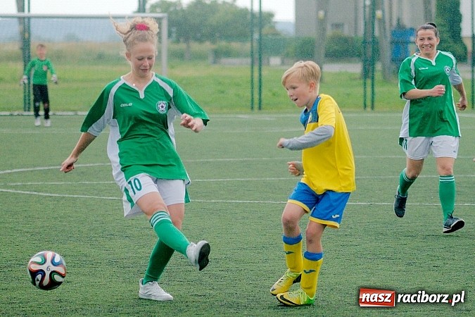 Zdjęcie w galerii na portalu naszraciborz.pl: Podsumowanie sezonu w Tworkowie. Orliki i trampkarze lepsi od rodziców wiadomości z regionu