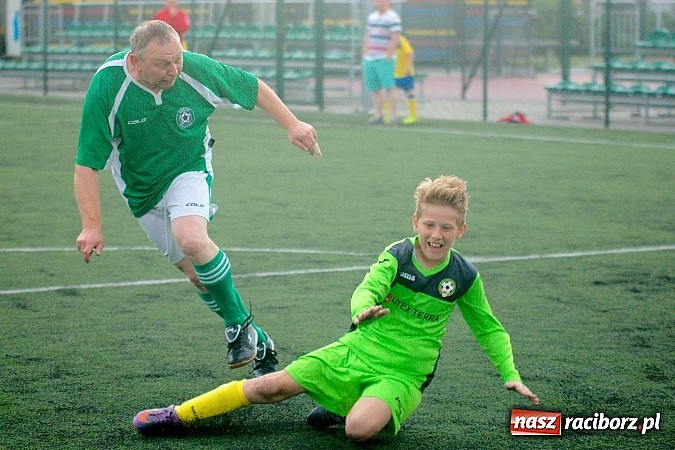 Zdjęcie w galerii na portalu naszraciborz.pl: Podsumowanie sezonu w Tworkowie. Orliki i trampkarze lepsi od rodziców wiadomości z regionu