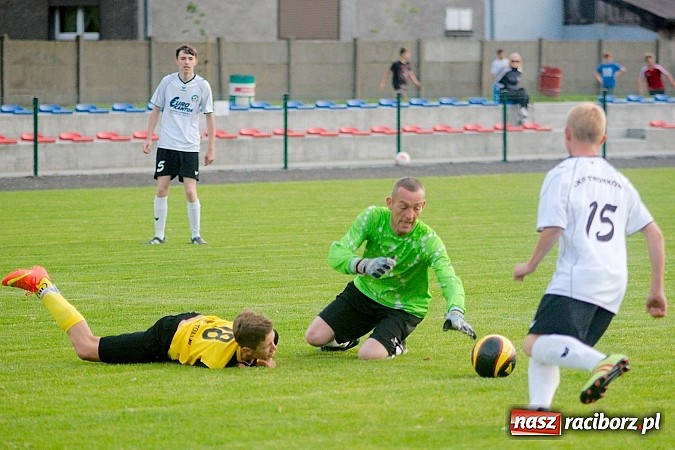 Zdjęcie w galerii na portalu naszraciborz.pl: Podsumowanie sezonu w Tworkowie. Orliki i trampkarze lepsi od rodziców wiadomości z regionu