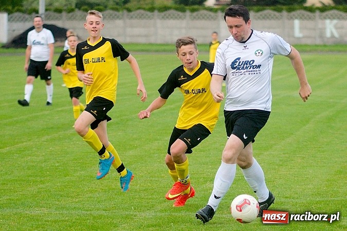 Zdjęcie w galerii na portalu naszraciborz.pl: Podsumowanie sezonu w Tworkowie. Orliki i trampkarze lepsi od rodziców wiadomości z regionu
