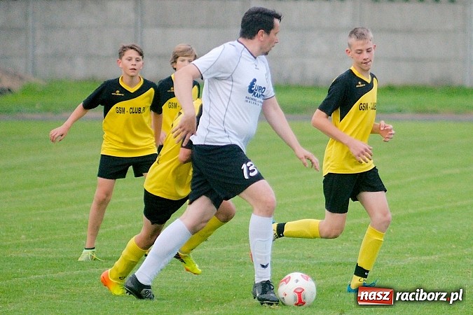 Zdjęcie w galerii na portalu naszraciborz.pl: Podsumowanie sezonu w Tworkowie. Orliki i trampkarze lepsi od rodziców wiadomości z regionu