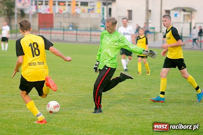 Zdjęcie w galerii na portalu naszraciborz.pl: Podsumowanie sezonu w Tworkowie. Orliki i trampkarze lepsi od rodziców wiadomości z regionu