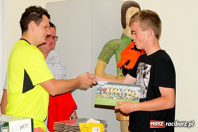 Zdjęcie w galerii na portalu naszraciborz.pl: Podsumowanie sezonu w Tworkowie. Orliki i trampkarze lepsi od rodziców wiadomości z regionu