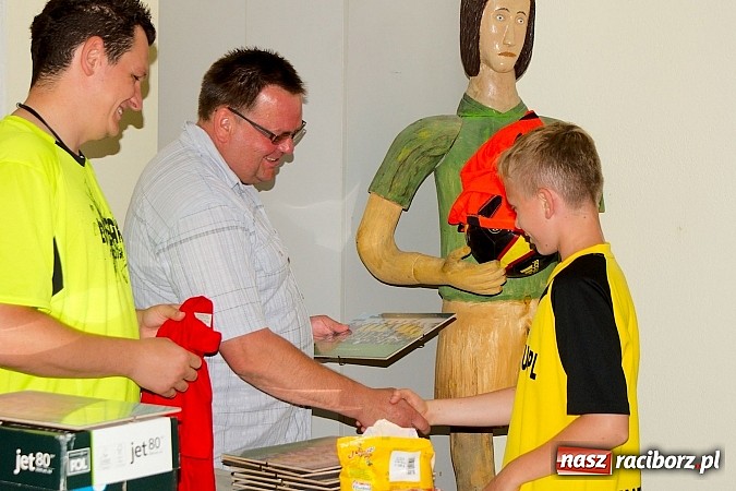 Zdjęcie w galerii na portalu naszraciborz.pl: Podsumowanie sezonu w Tworkowie. Orliki i trampkarze lepsi od rodziców wiadomości z regionu