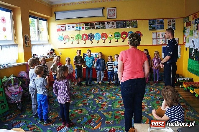 Zdjęcie w galerii na portalu naszraciborz.pl: O bezpieczeństwie z przedszkolakami w Budziskach wiadomości z regionu