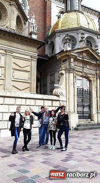 Zdjęcie w galerii na portalu naszraciborz.pl: Czarny Teatr na spektaklu w Krakowie  wiadomości z regionu