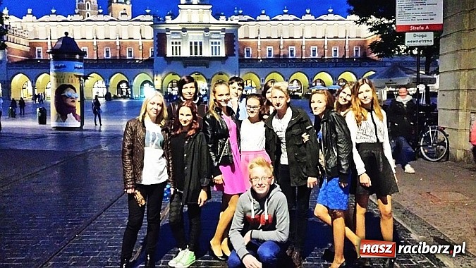 Zdjęcie w galerii na portalu naszraciborz.pl: Czarny Teatr na spektaklu w Krakowie  wiadomości z regionu