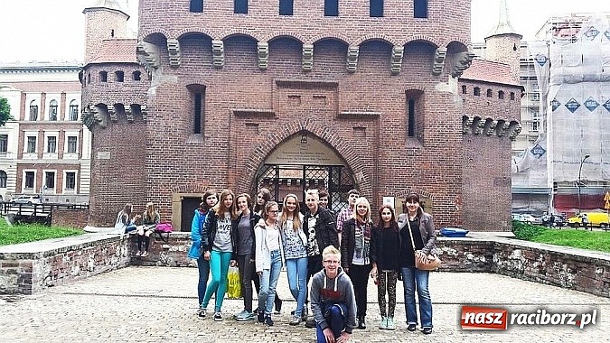 Zdjęcie w galerii na portalu naszraciborz.pl: Czarny Teatr na spektaklu w Krakowie  wiadomości z regionu