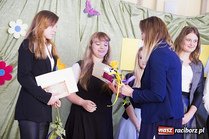 Zdjęcie w galerii na portalu naszraciborz.pl: Zakończenie roku szkolnego w Ekonomiku wiadomości z regionu