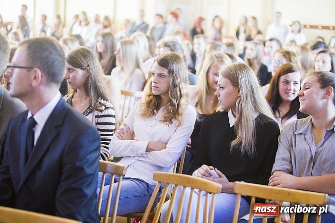 Zdjęcie w galerii na portalu naszraciborz.pl: Zakończenie roku szkolnego w Ekonomiku wiadomości z regionu