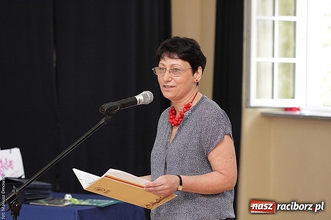 Zdjęcie w galerii na portalu naszraciborz.pl: Uroczyste zakończenie roku szkolnego w SP 4 - nagrodzono finalistów i laureatów Przedmiotowych Konkursów Wojewódzkich wiadomości z regionu