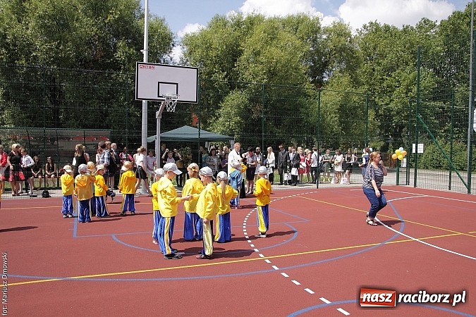 Zdjęcie w galerii na portalu naszraciborz.pl: Uroczyste zakończenie roku szkolnego w SP 4 - nagrodzono finalistów i laureatów Przedmiotowych Konkursów Wojewódzkich wiadomości z regionu