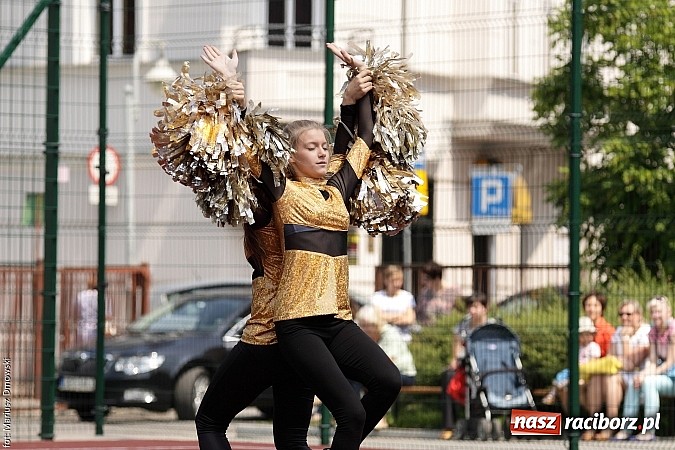 Zdjęcie w galerii na portalu naszraciborz.pl: Uroczyste zakończenie roku szkolnego w SP 4 - nagrodzono finalistów i laureatów Przedmiotowych Konkursów Wojewódzkich wiadomości z regionu