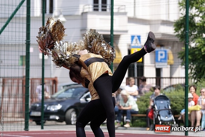 Zdjęcie w galerii na portalu naszraciborz.pl: Uroczyste zakończenie roku szkolnego w SP 4 - nagrodzono finalistów i laureatów Przedmiotowych Konkursów Wojewódzkich wiadomości z regionu