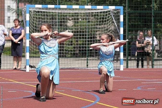 Zdjęcie w galerii na portalu naszraciborz.pl: Uroczyste zakończenie roku szkolnego w SP 4 - nagrodzono finalistów i laureatów Przedmiotowych Konkursów Wojewódzkich wiadomości z regionu