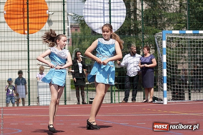 Zdjęcie w galerii na portalu naszraciborz.pl: Uroczyste zakończenie roku szkolnego w SP 4 - nagrodzono finalistów i laureatów Przedmiotowych Konkursów Wojewódzkich wiadomości z regionu