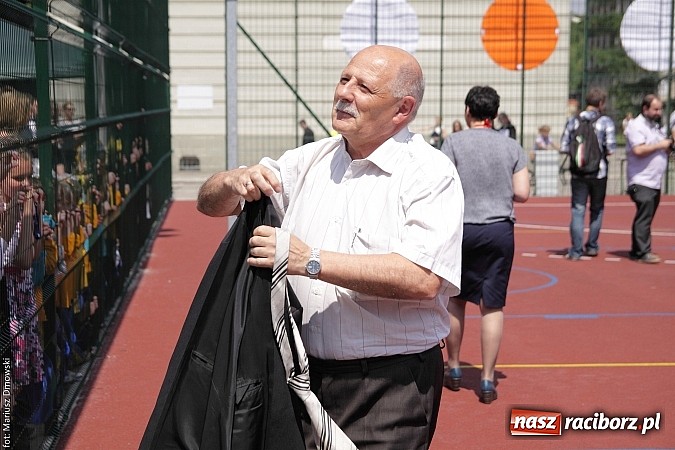 Zdjęcie w galerii na portalu naszraciborz.pl: Uroczyste zakończenie roku szkolnego w SP 4 - nagrodzono finalistów i laureatów Przedmiotowych Konkursów Wojewódzkich wiadomości z regionu