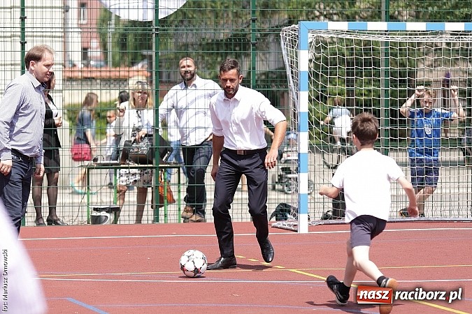 Zdjęcie w galerii na portalu naszraciborz.pl: Uroczyste zakończenie roku szkolnego w SP 4 - nagrodzono finalistów i laureatów Przedmiotowych Konkursów Wojewódzkich wiadomości z regionu