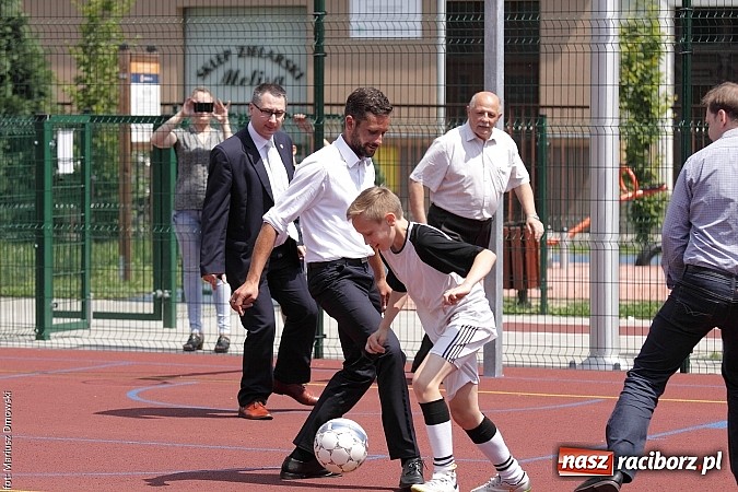 Zdjęcie w galerii na portalu naszraciborz.pl: Uroczyste zakończenie roku szkolnego w SP 4 - nagrodzono finalistów i laureatów Przedmiotowych Konkursów Wojewódzkich wiadomości z regionu