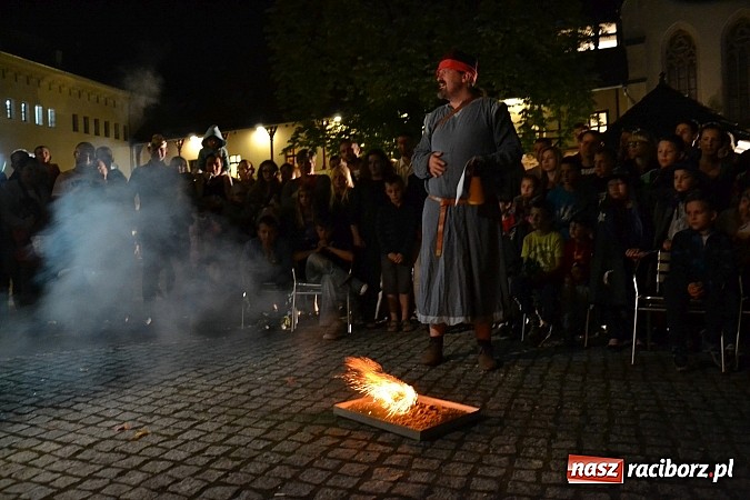 Zdjęcie w galerii na portalu naszraciborz.pl: Powitanie wakacji na zamku, czyli IV Zamkowa Noc z Duchami  wiadomości z regionu