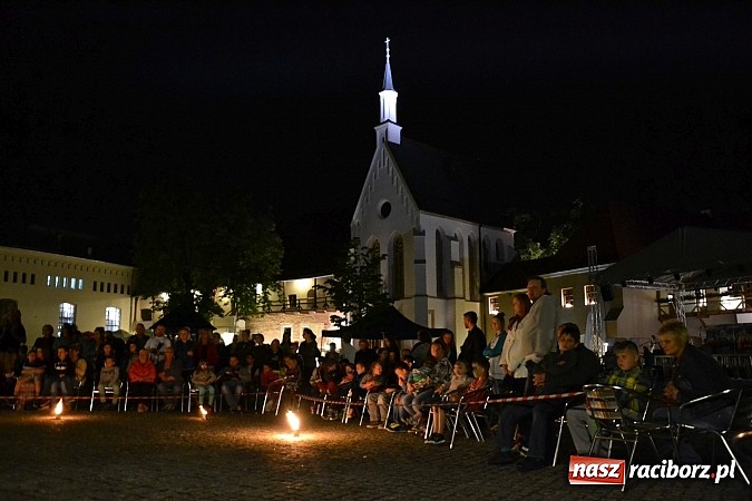 Zdjęcie w galerii na portalu naszraciborz.pl: Powitanie wakacji na zamku, czyli IV Zamkowa Noc z Duchami  wiadomości z regionu