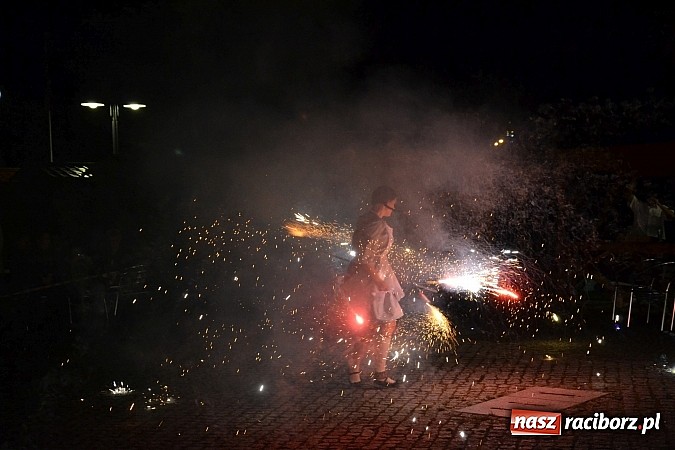 Zdjęcie w galerii na portalu naszraciborz.pl: Powitanie wakacji na zamku, czyli IV Zamkowa Noc z Duchami  wiadomości z regionu