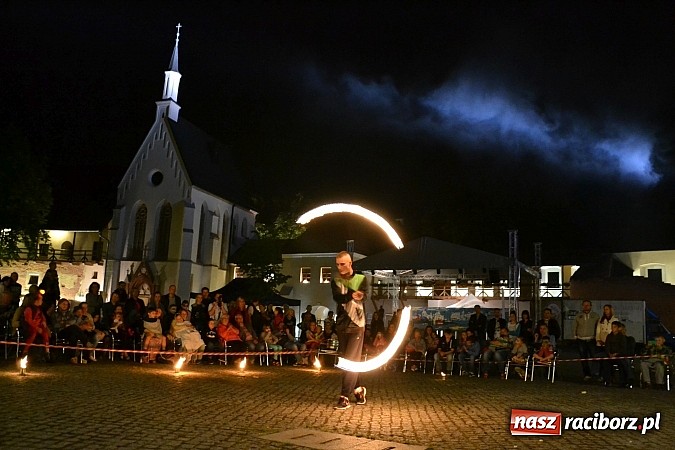 Zdjęcie w galerii na portalu naszraciborz.pl: Powitanie wakacji na zamku, czyli IV Zamkowa Noc z Duchami  wiadomości z regionu