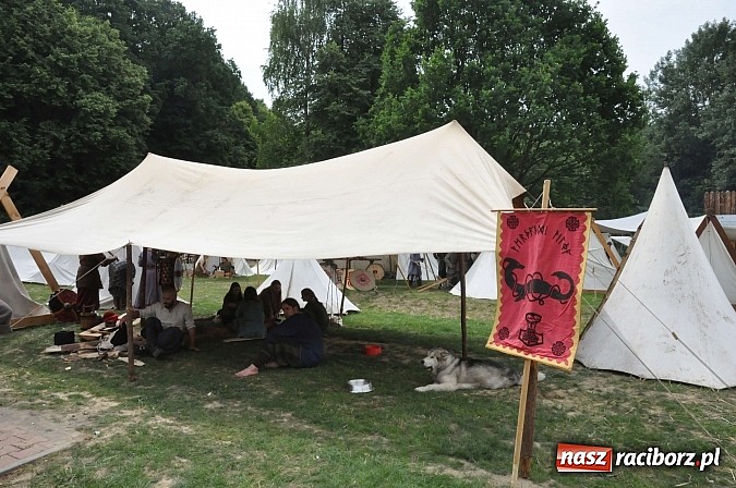 Zdjęcie w galerii na portalu naszraciborz.pl: Ruszył VII Raciborski Festiwal Średniowieczny wiadomości z regionu