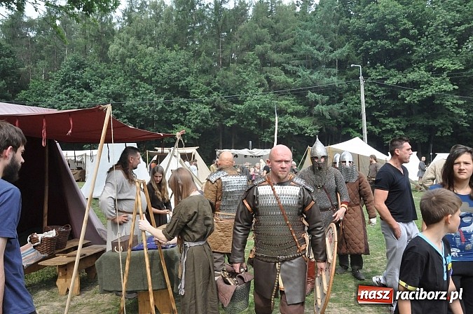 Zdjęcie w galerii na portalu naszraciborz.pl: Ruszył VII Raciborski Festiwal Średniowieczny wiadomości z regionu