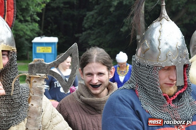 Zdjęcie w galerii na portalu naszraciborz.pl: Manewry wojów w lesie Obora. Stoczono kilka potyczek. Bez przelewek wiadomości z regionu