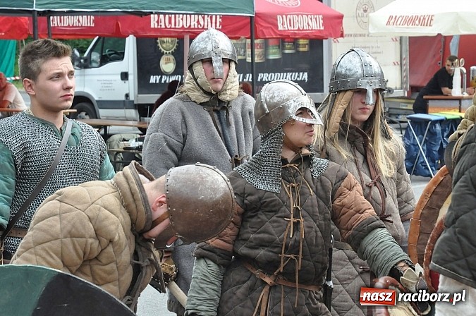 Zdjęcie w galerii na portalu naszraciborz.pl: Manewry wojów w lesie Obora. Stoczono kilka potyczek. Bez przelewek wiadomości z regionu