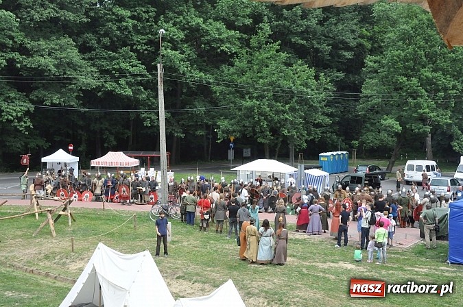 Zdjęcie w galerii na portalu naszraciborz.pl: Manewry wojów w lesie Obora. Stoczono kilka potyczek. Bez przelewek wiadomości z regionu