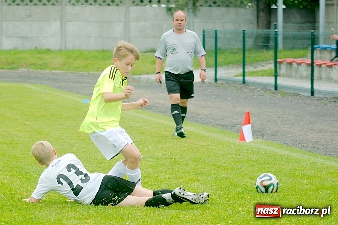 Zdjęcie w galerii na portalu naszraciborz.pl: Tworków Cup 2015: Wiele emocji i bramek w Tworkowie. MKS Żory z pucharem Wójta wiadomości z regionu