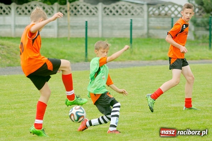 Zdjęcie w galerii na portalu naszraciborz.pl: Tworków Cup 2015: Wiele emocji i bramek w Tworkowie. MKS Żory z pucharem Wójta wiadomości z regionu