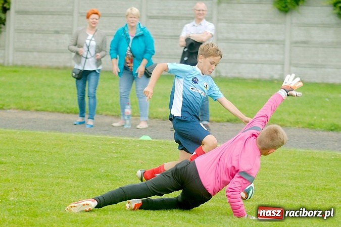 Zdjęcie w galerii na portalu naszraciborz.pl: Tworków Cup 2015: Wiele emocji i bramek w Tworkowie. MKS Żory z pucharem Wójta wiadomości z regionu