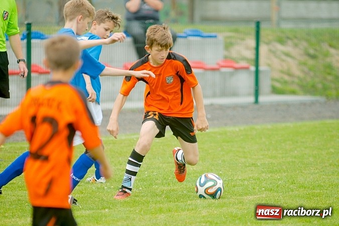 Zdjęcie w galerii na portalu naszraciborz.pl: Tworków Cup 2015: Wiele emocji i bramek w Tworkowie. MKS Żory z pucharem Wójta wiadomości z regionu